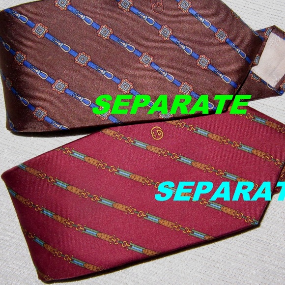 VINTAGE  GUCCI GG SILK TIE  BELT LINK SILK TIE  RED - Picture 1 of 8